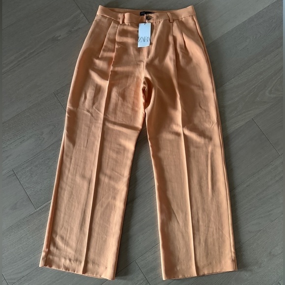 Zara Pleated Orange Pants - Picture 2 of 4